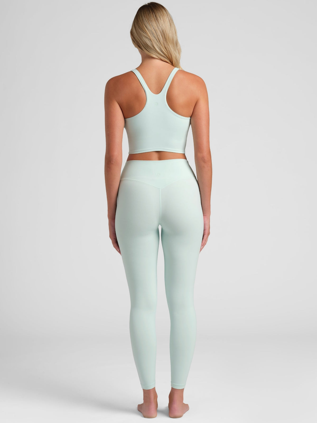 Noblezza PrimeCore™ V-Neck Crop Tank