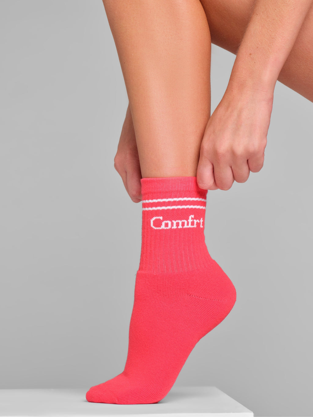 Stripe Trim Ankle Socks