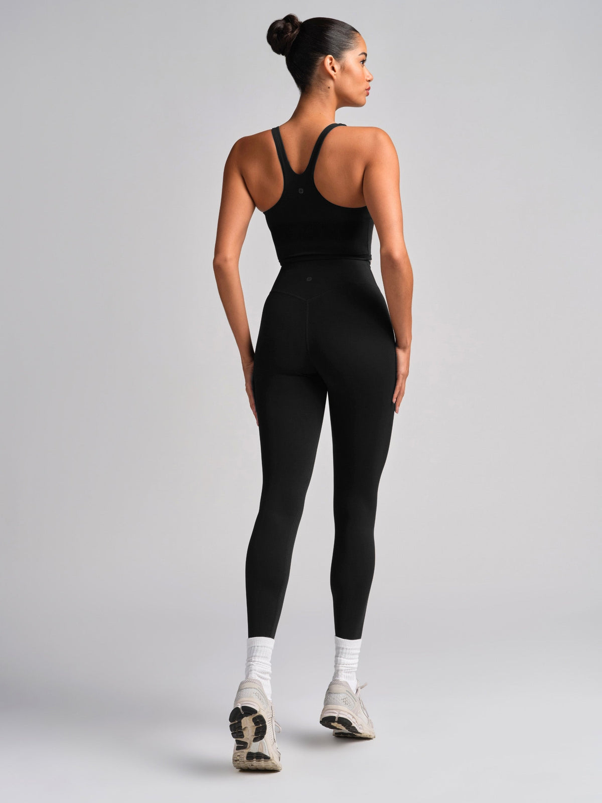 Noblezza PrimeCore™ V-Neck Crop Tank